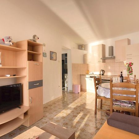 Apartments By The Sea Vis - 8525 외부 사진